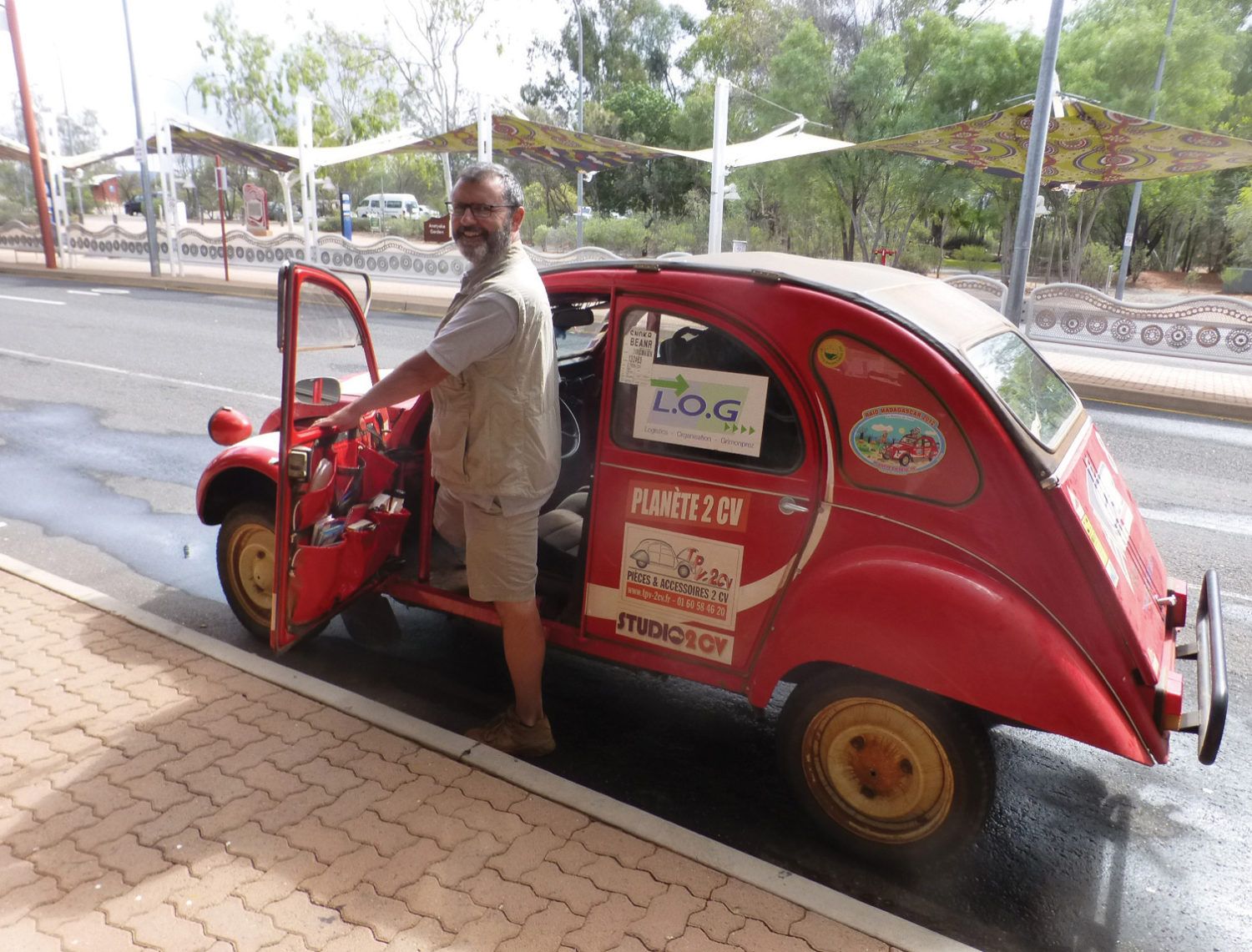 Frédéric Hubert Berleque - 2CV - bouts du monde