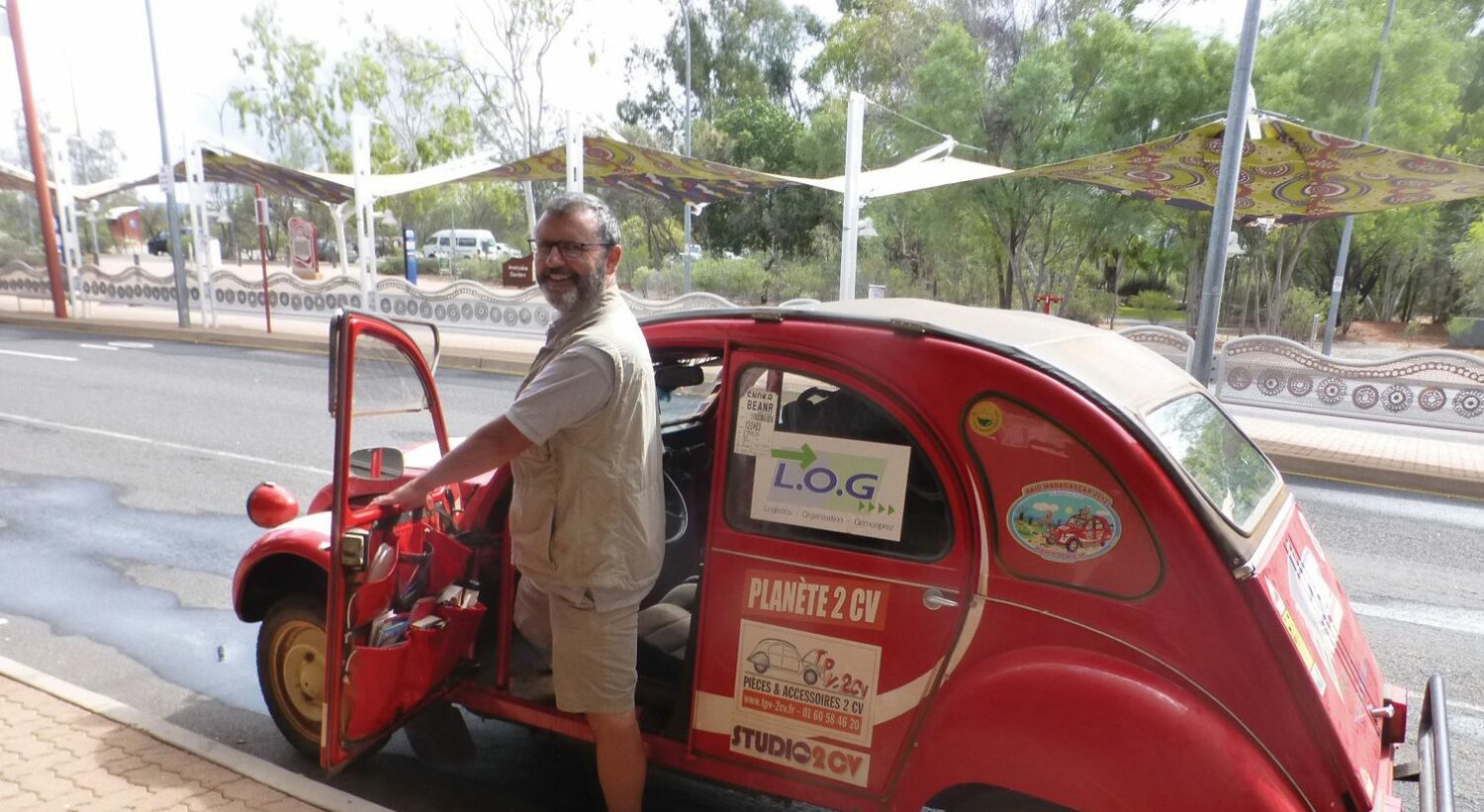 Frédéric Hubert Berleque - 2CV - bouts du monde