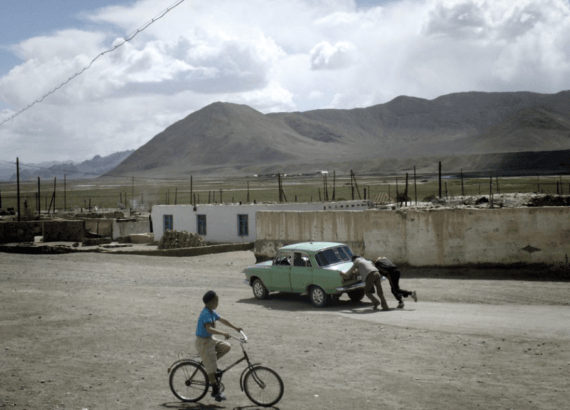 Cinq aventures extraordinaires dans Bouts du monde