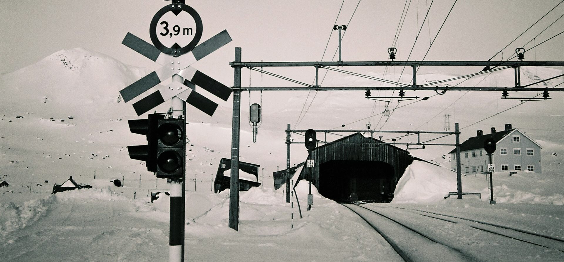 Elisa Routa - gare de Finse - Norvège